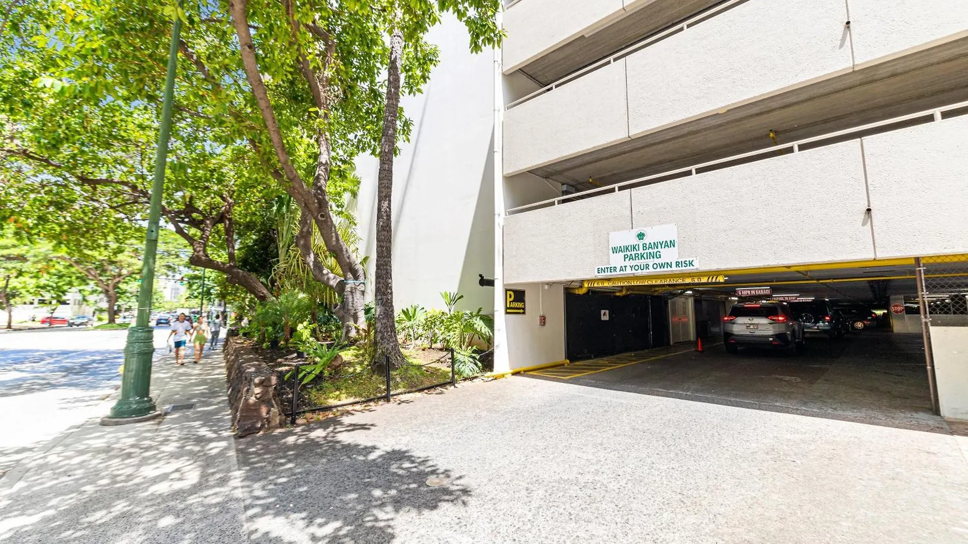 Deluxe Living In Waikiki - Ocean View Condo With Parking Honolulu