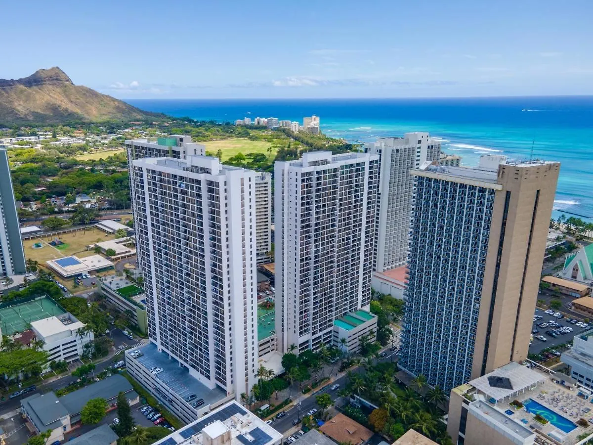 Deluxe Living In Waikiki - Ocean View Condo With Parking Honolulu